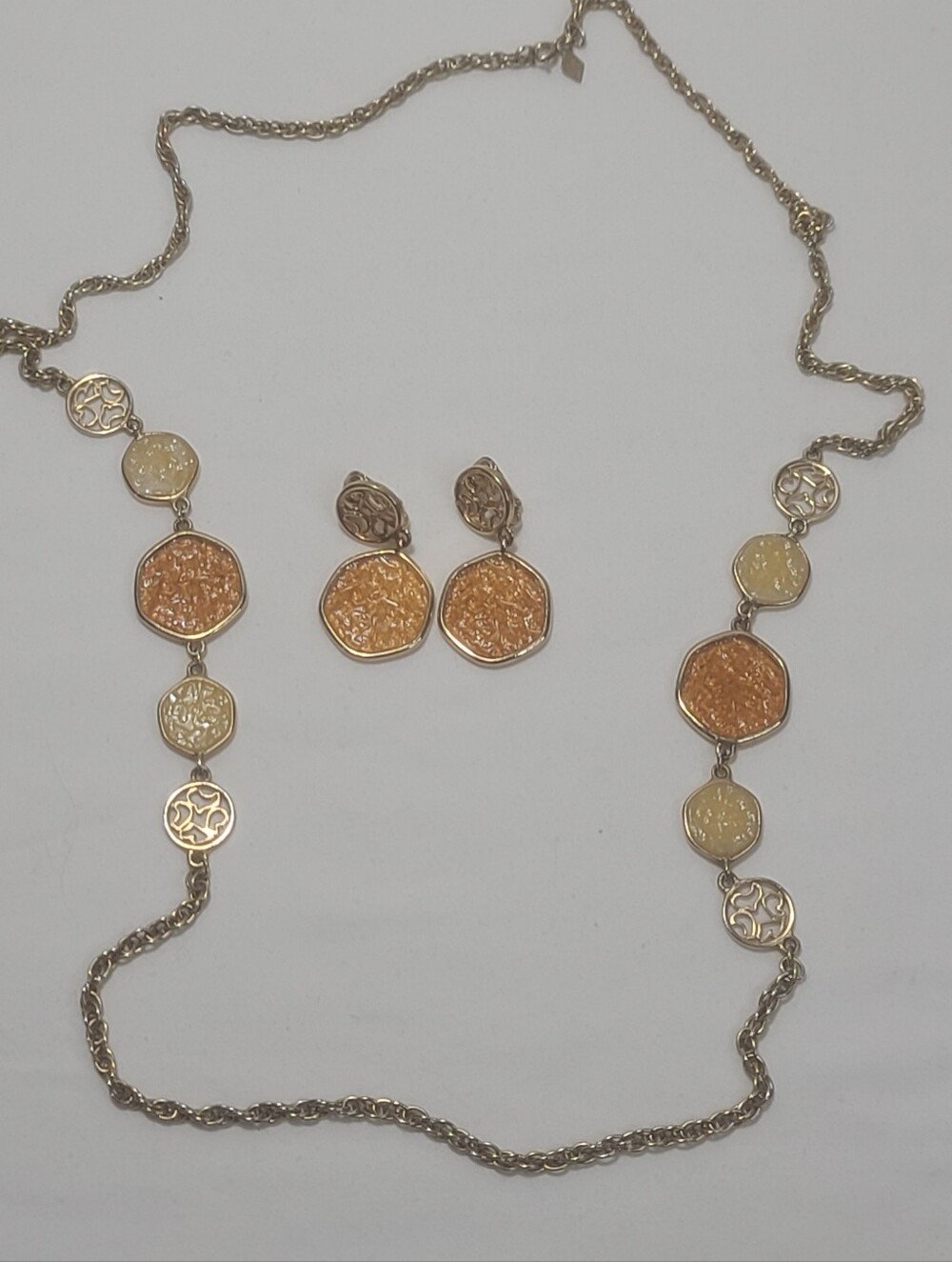 Vintage Sarah Coventry Taste of Honey chain necklace and clip earrings Set